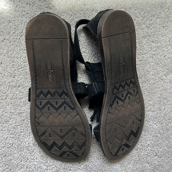Minnetonka fringe sandals size 5 - Picture 6 of 6